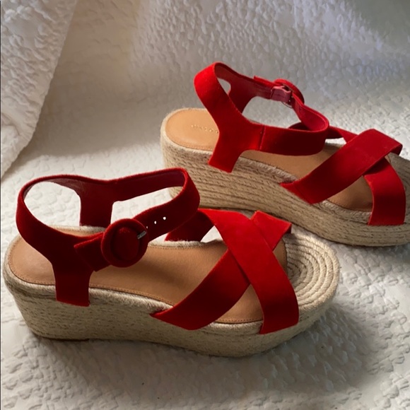 Halogen Haemery-Lea Red Suede size 10.5 Sandals - Picture 2 of 8